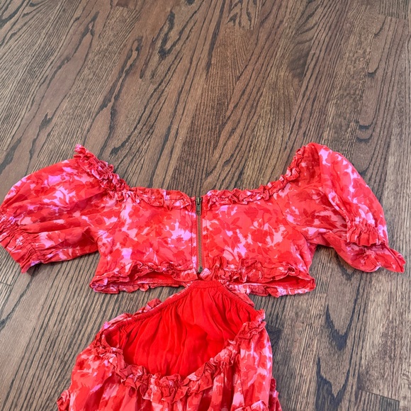 Super cute red and pink cutout dress - Picture 5 of 12